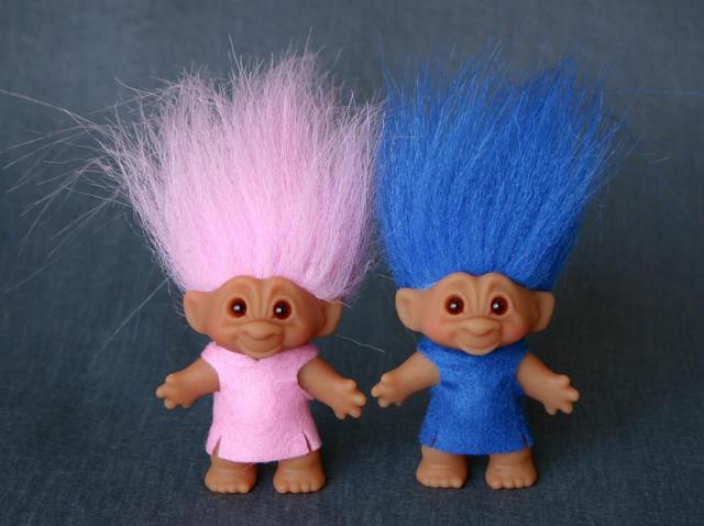 TROLLS