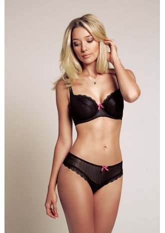 layla in black by miss mandalay